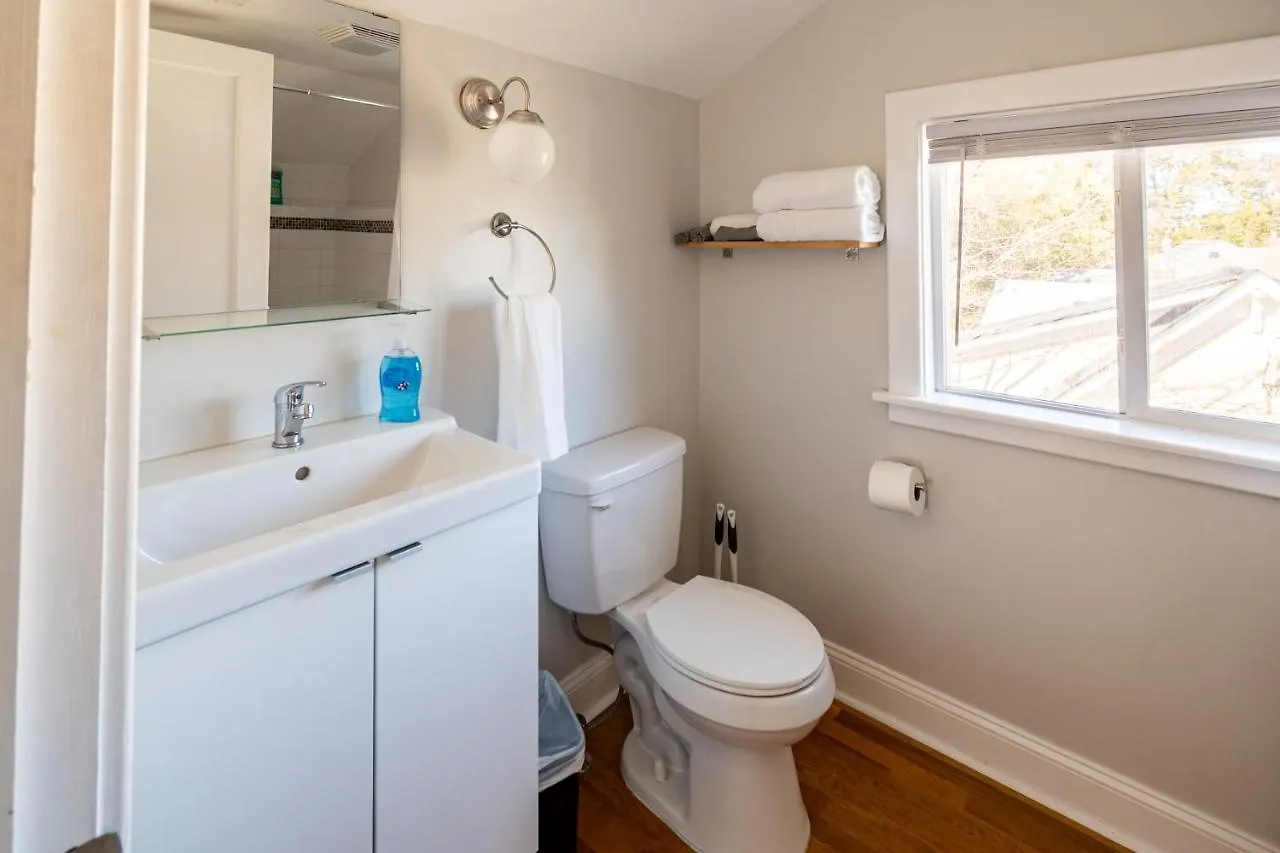 Contemporary 3-Bedroom Home With Balcony In Rva Richmond