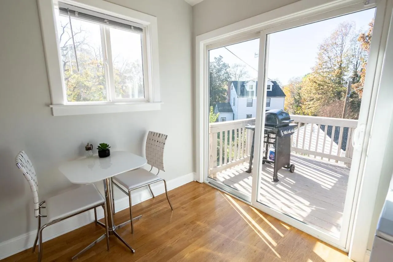 Contemporary 3-Bedroom Home With Balcony In Rva Richmond