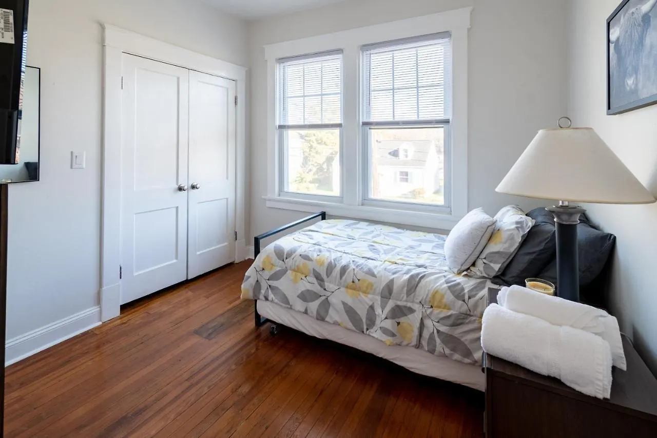 Contemporary 3-Bedroom Home With Balcony In Rva Richmond
