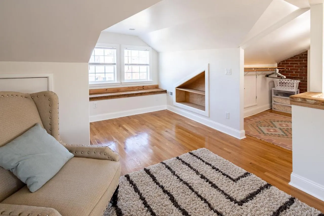 Contemporary 3-Bedroom Home With Balcony In Rva Richmond