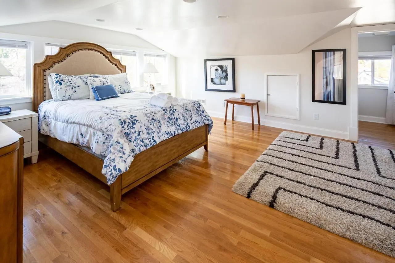 Contemporary 3-Bedroom Home With Balcony In Rva Richmond