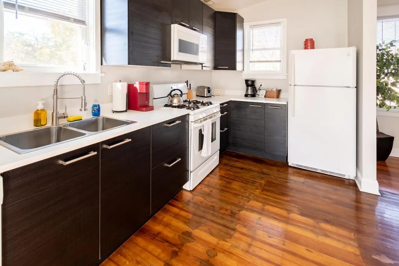 Contemporary 3-Bedroom Home With Balcony In Rva Richmond 0*,  United States