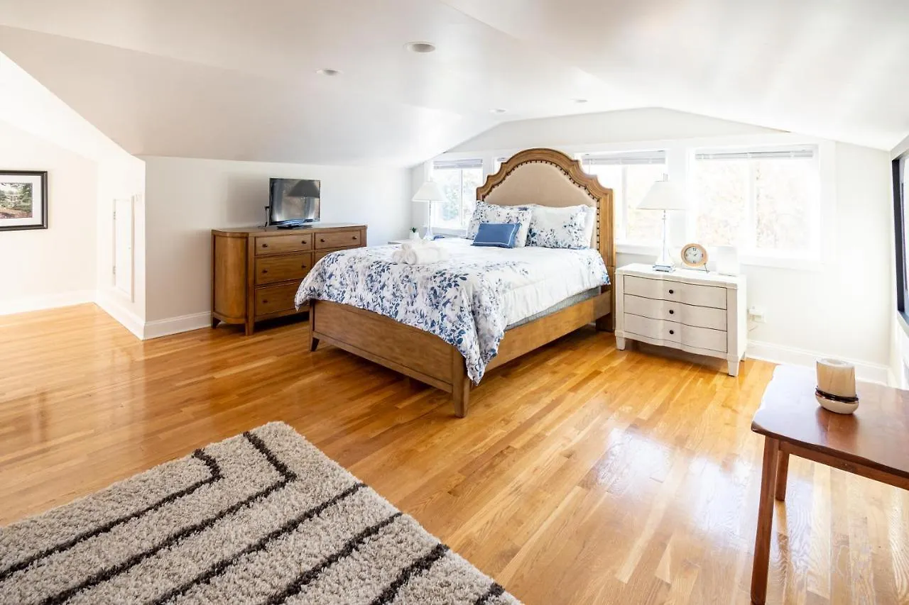 Contemporary 3-Bedroom Home With Balcony In Rva 리치먼드 0*,