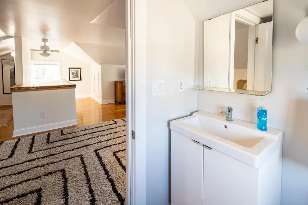 아파트 Contemporary 3-Bedroom Home With Balcony In Rva 리치먼드